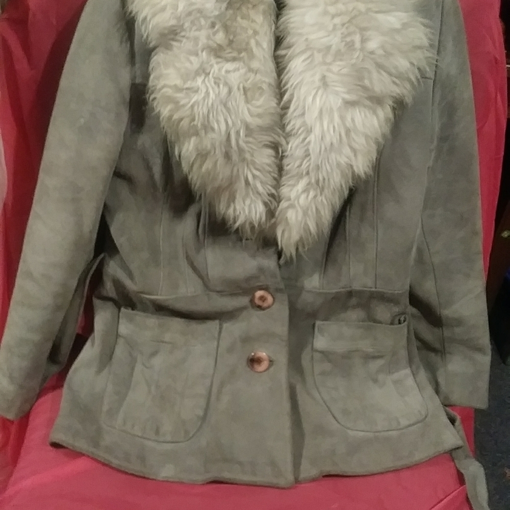 Beautiful Overa 100% leather jacket with fur